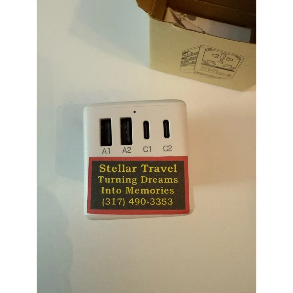 TESSAN Universal Travel Adapter, White - New In Box M/N:TS -WTA02